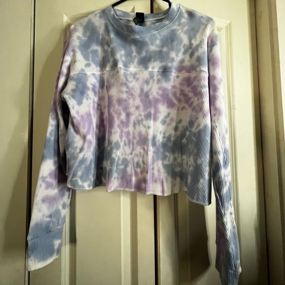 Tye Dye crop top sweater.